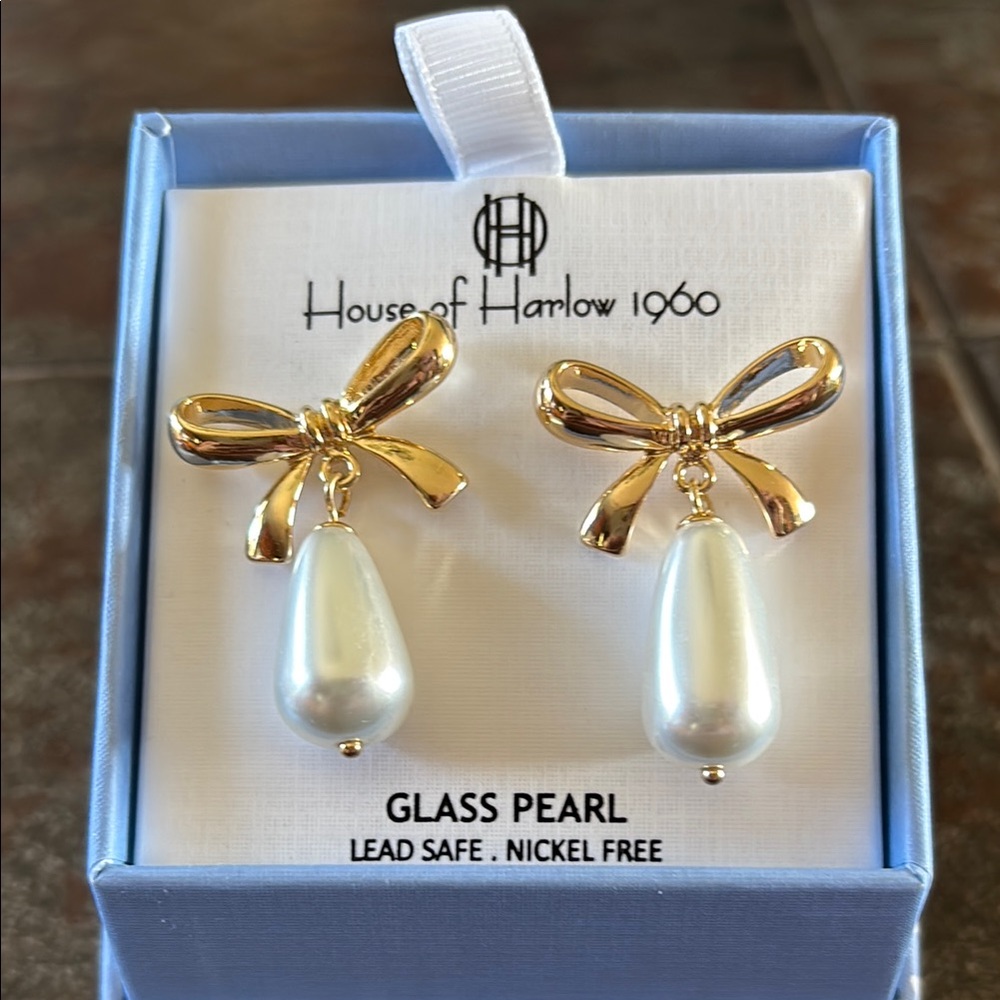 House of Harlow 1960 Gold and Pearl Bow Earrings - Picture 1 of 5